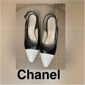 Vintage Chanel shoes size 38.5 / 8 US.